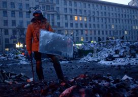 Protesters at Hrushevskogo street in Kyiv