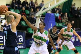 Игровой момент матча