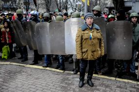 The members of Self-defence of Maydan picket general prosecution