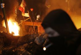 Вогнища з покришок на вулиці Грушевського