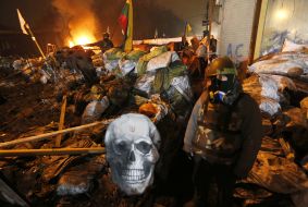 Вогнища з покришок на вулиці Грушевського