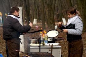 Участники кулинарного фестиваля "Ужгородская палачинта 2014"