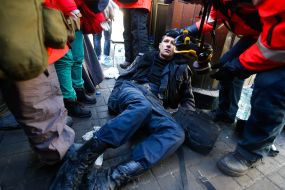 Medics assist militiaman