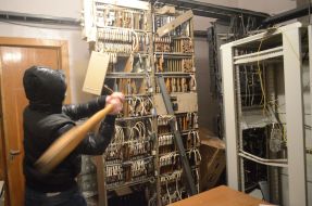 Мітингувальник в будівлі Галицького райвідділу міліції 