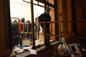 Мітингувальники в будівлі Галицького райвідділу міліції