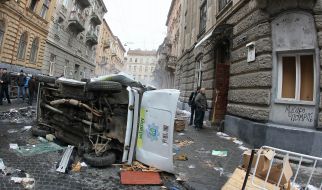 Перевернутий автомобіль