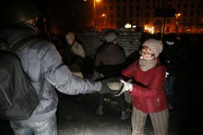 The protesters erected barricades on the street. Hrushevskoho