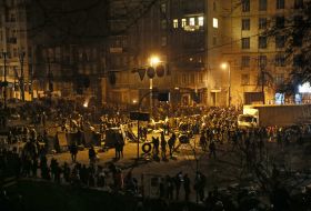 The protesters erected barricades on the street. Hrushevskoho