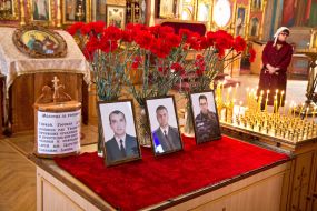 Portraits of the dead officers