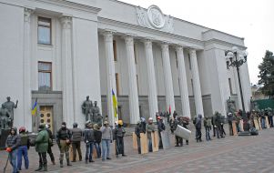 Самооборона охороняє будівлю ВР