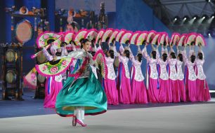 Участники танцевального коллектив