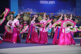 Участники танцевального коллектив