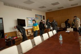 Activists in the building Zaporizhzhya Regional State Administration