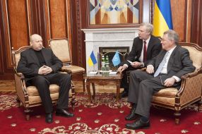 Aleksandr Turchinov and Robert Serry