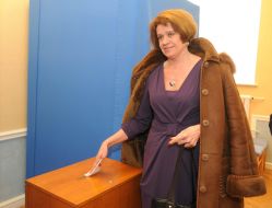 Lyubov Mayboroda during voting