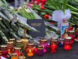 Icon lamps and flowers