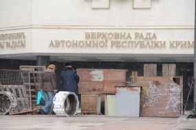 Barricades near building of parliament of Crimea