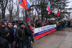 Participants of the mass meeting near building of parliament of Crimea