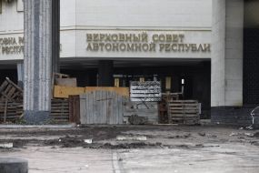 The barricade near the Supreme Council of the Autonomous Republic of Crimea