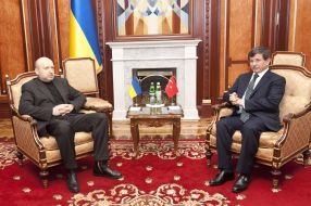 Aleksandr Turchinov and Akhmet Davutoglu