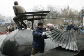 Прибирання на вулиці Грушевського