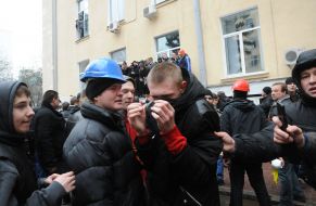 Столкновения во время штурма Харьковской облгосадминистрации