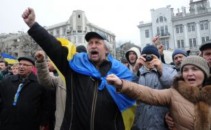 Учасники антивоєнного мітингу