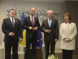 Jose Manuel Barroso, Catherine Ashton, Arseniy Yatsenyuk and Herman Van Rompuy