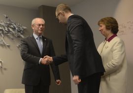 Кетрін Ештон, Арсеній Яценюк та Герман ван Ромпей