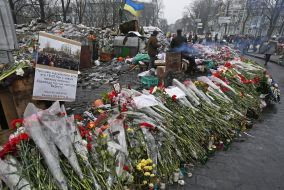 Flowers in memory about the lost activists of Maydan