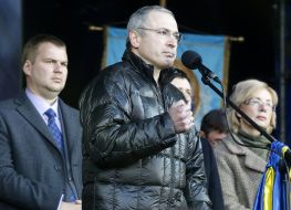 Dmitry Bulatov, Mikhail Khodorkovsky and Lyudmila Denisova