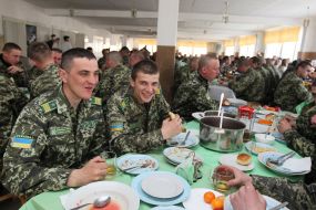 Военнослужащие