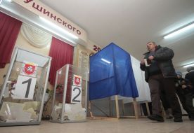 Voting on a referendum in Simpferopol