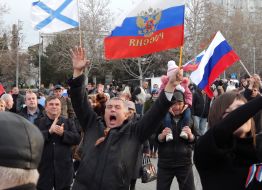 Люди радіють проведеному референдуму