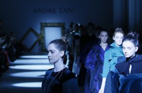 Показ колекції від Андре Тана 