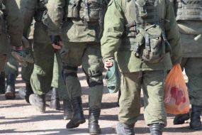Неизвестные военнослужащие в камуфляже