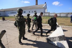 Военнослужащие
