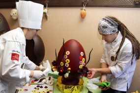 Igor Zaritskyi decorated chocolate sculpture in the form of egg