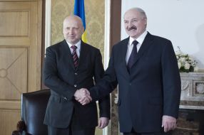 Aleksandr Lukashenko and Aleksandr Turchinov