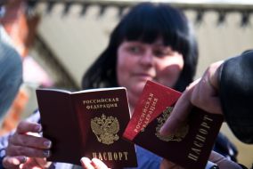 People of Crimea with  Russian passports