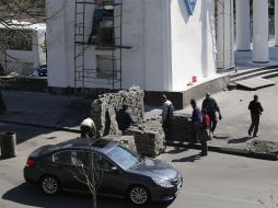 Відновлення тротуарної плитки в центрі Києва