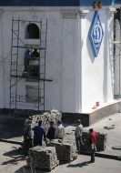 Відновлення тротуарної плитки в центрі Києва