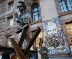 Portrait and sculpture of Taras Shevchenko