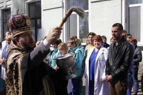 Memorial sign "Angels in white coats"