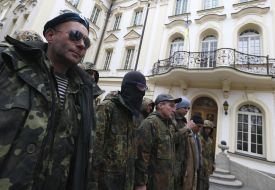 Activists block building of Supreme court of Ukraine