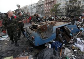 Communal service workers dismantled the barricades