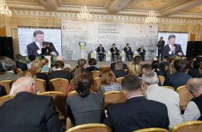 Arseniy Yatsenyuk, Theresia Yatsenyuk and Roman Shpek