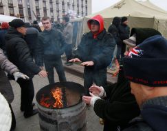 Pro-Russian activists near the Donetsk Regional State Administration