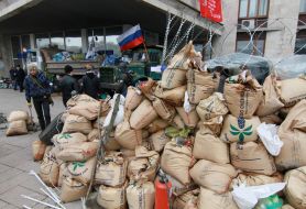 Barricades near the Donetsk Regional State Administration