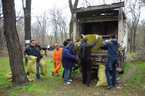 Учасники суботника